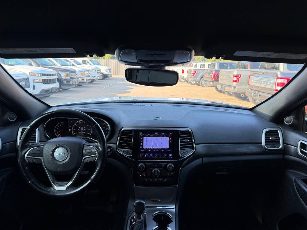Jeep Grand Cherokee Vehicle Full-screen Gallery Image 16