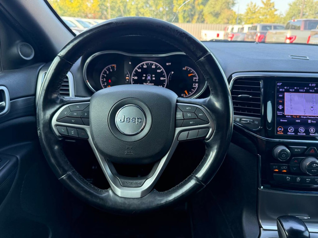 Jeep Grand Cherokee Vehicle Full-screen Gallery Image 21