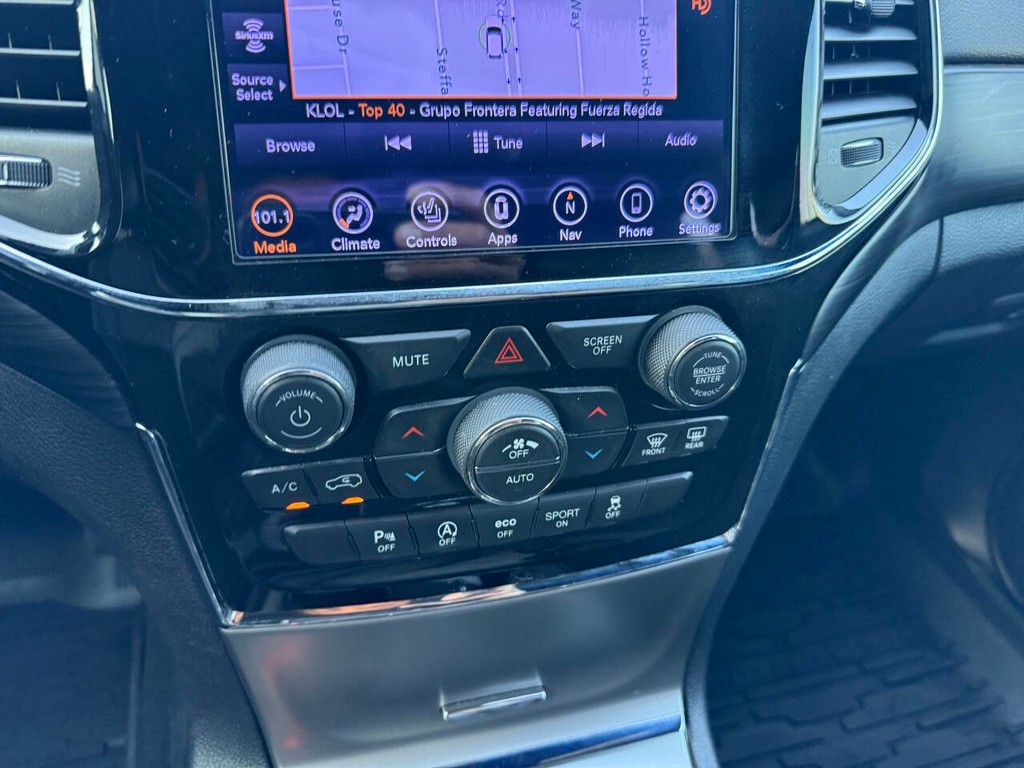Jeep Grand Cherokee Vehicle Full-screen Gallery Image 27