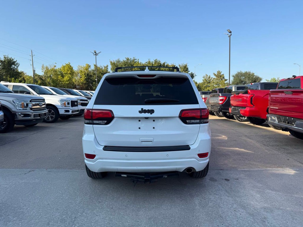 Jeep Grand Cherokee Vehicle Full-screen Gallery Image 37