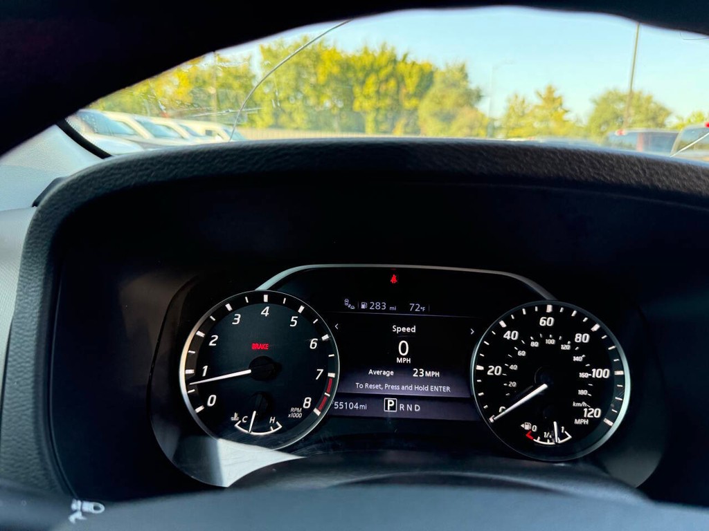 Nissan Frontier Vehicle Full-screen Gallery Image 32