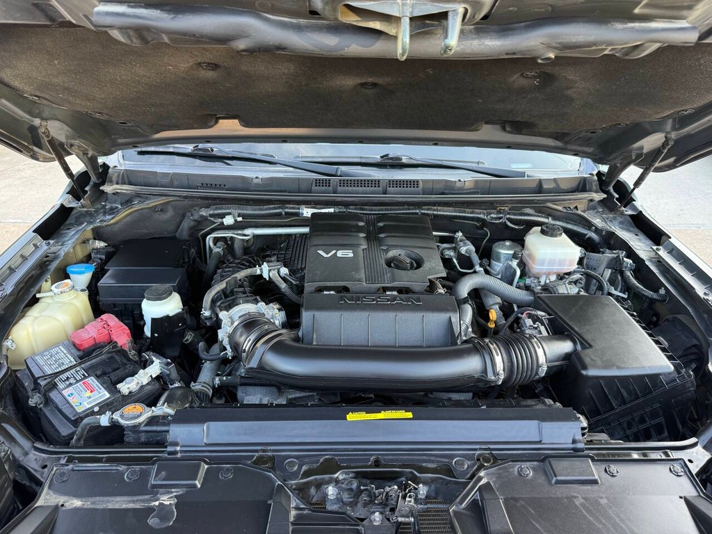 Nissan Frontier Vehicle Full-screen Gallery Image 34