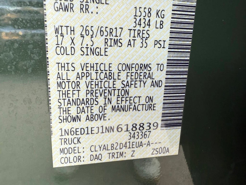 Nissan Frontier Vehicle Full-screen Gallery Image 35