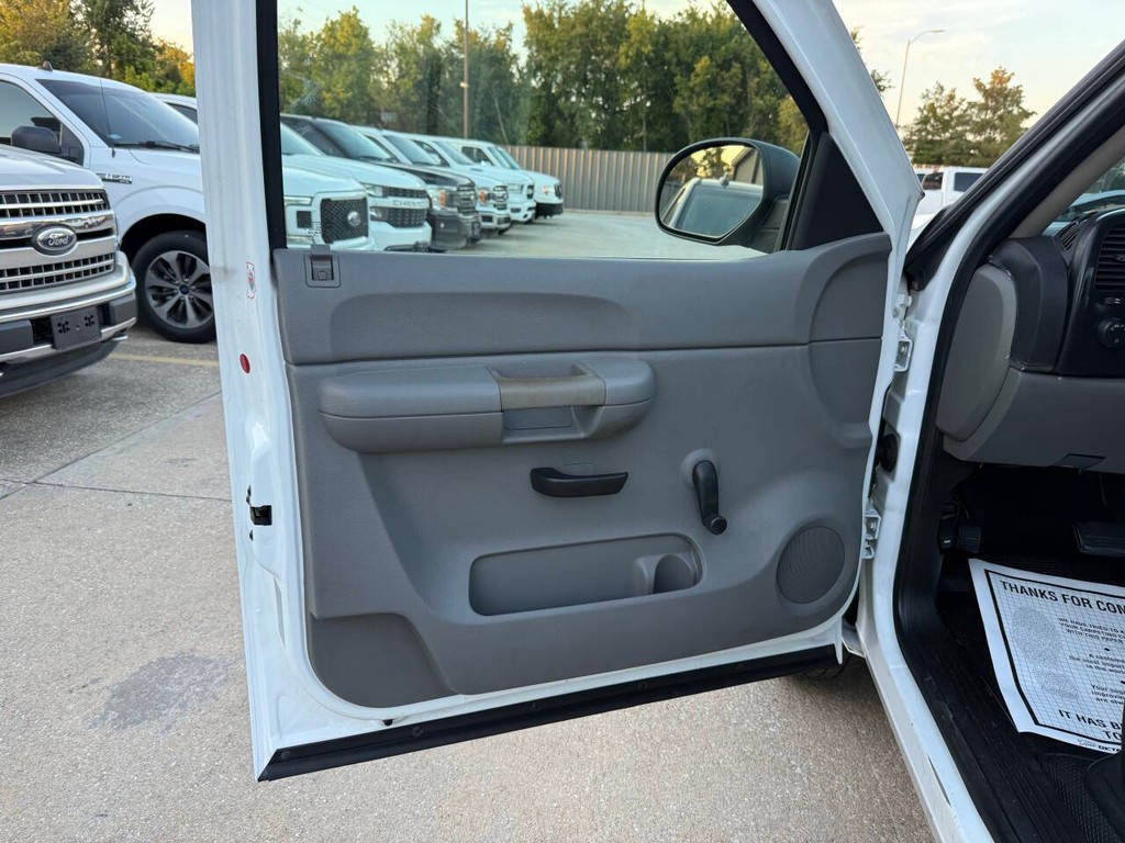 Chevrolet Silverado 1500 Vehicle Full-screen Gallery Image 08