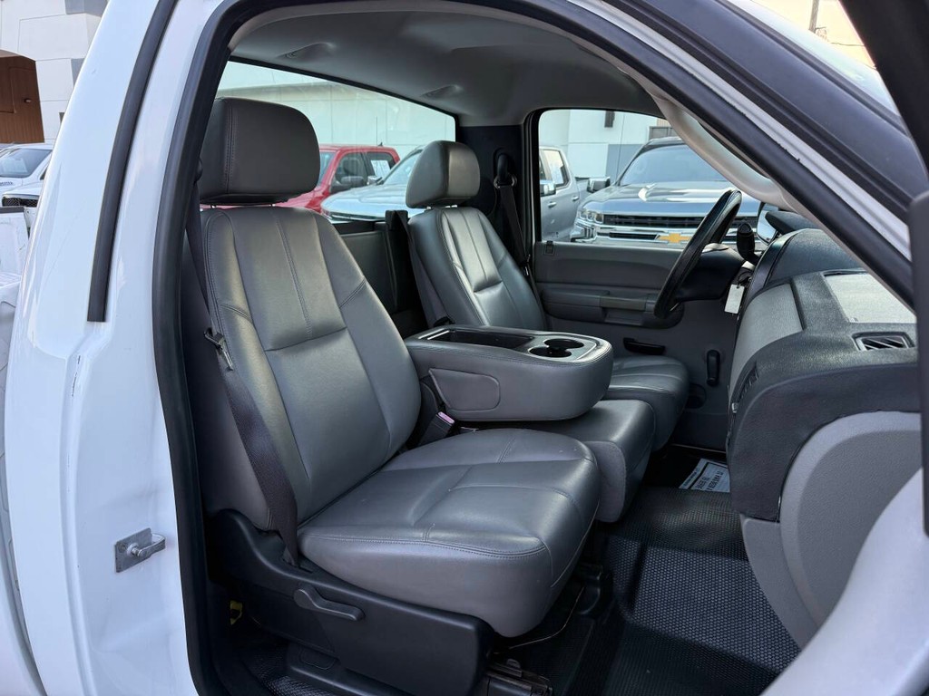 Chevrolet Silverado 1500 Vehicle Full-screen Gallery Image 10