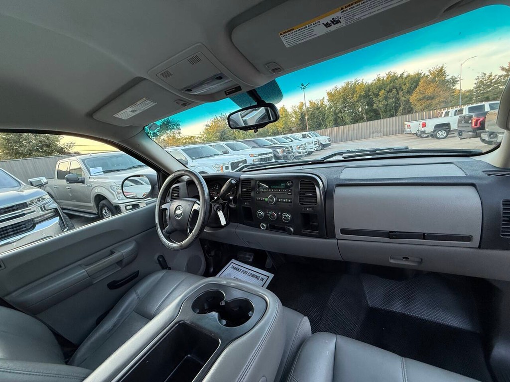 Chevrolet Silverado 1500 Vehicle Full-screen Gallery Image 13
