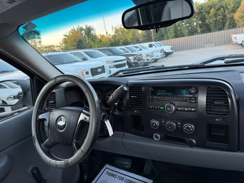 Chevrolet Silverado 1500 Vehicle Full-screen Gallery Image 14