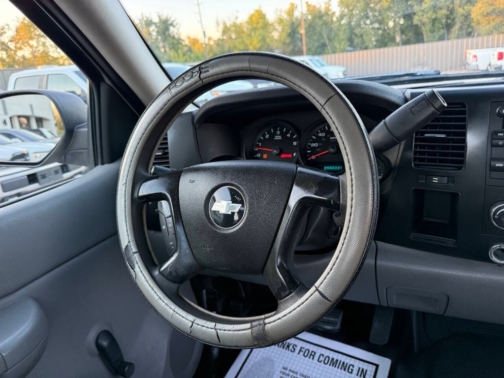 Chevrolet Silverado 1500 Vehicle Full-screen Gallery Image 15