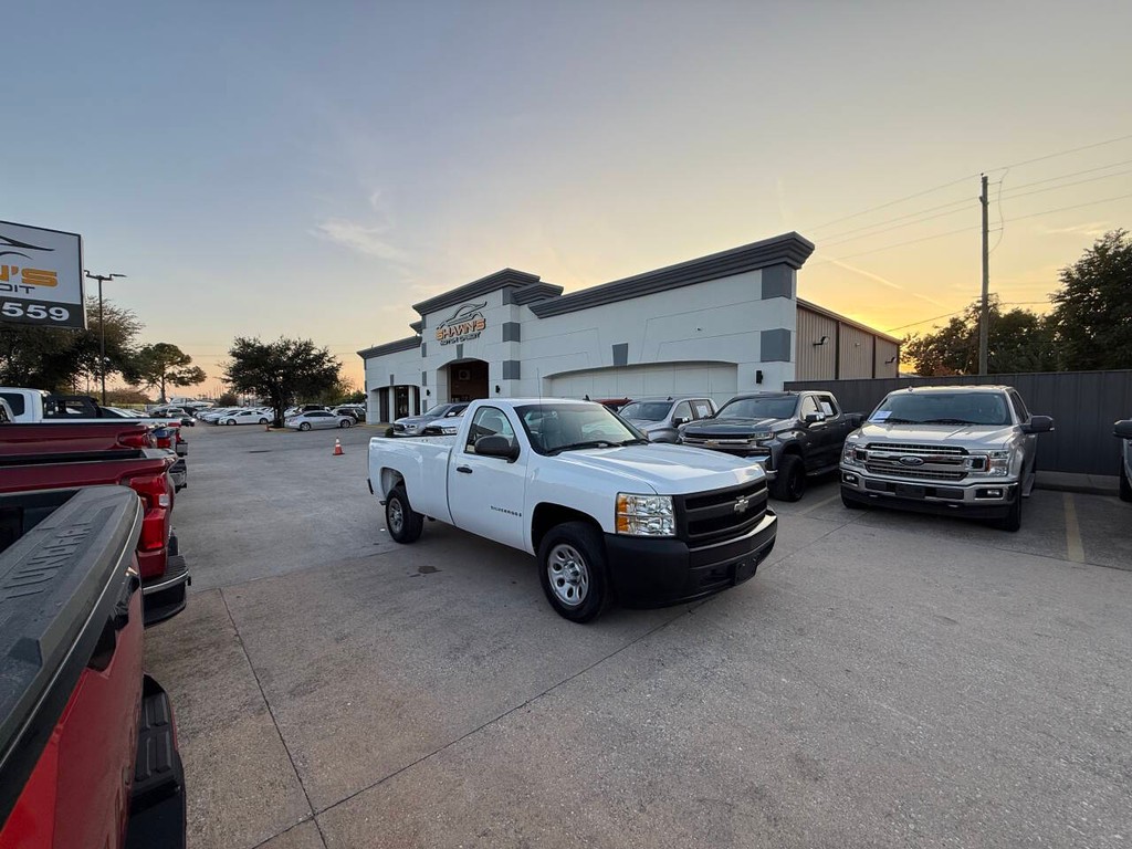 Chevrolet Silverado 1500 Vehicle Full-screen Gallery Image 32