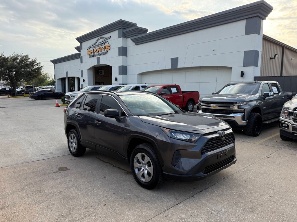 Toyota RAV4 Vehicle Full-screen Gallery Image 39
