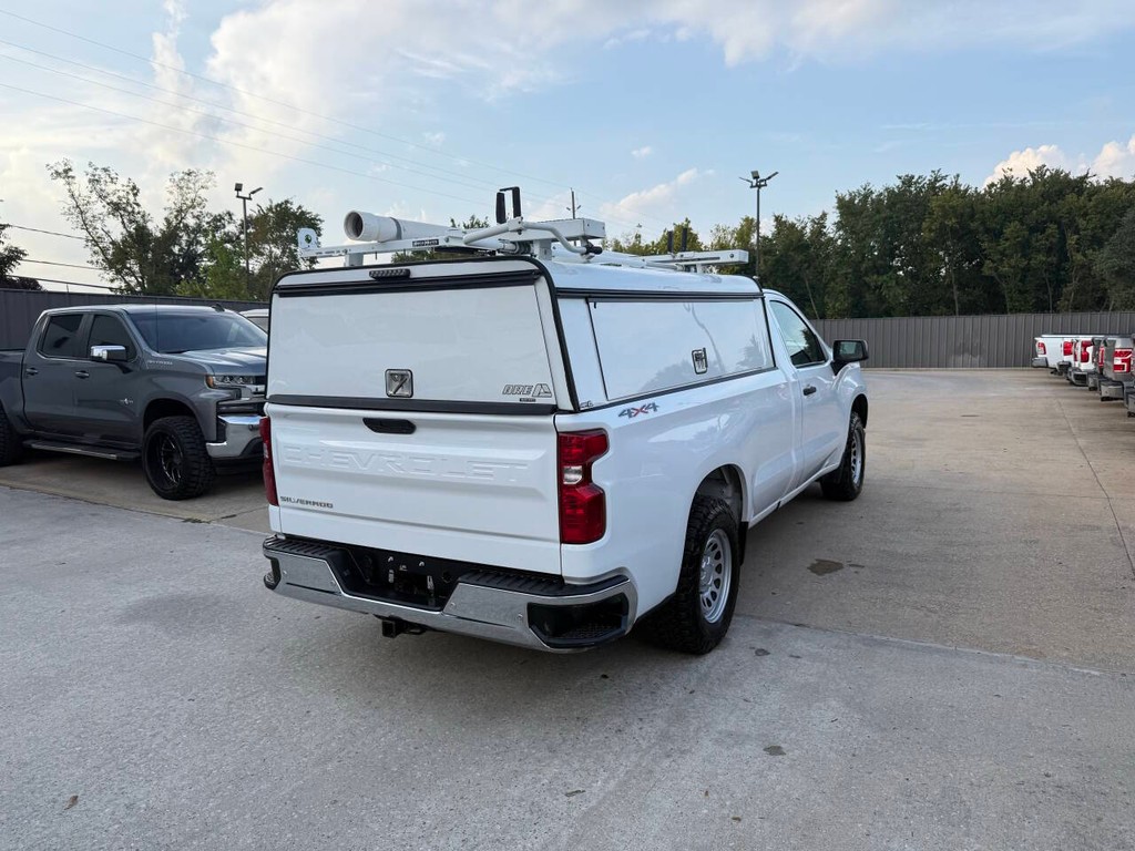 Chevrolet Silverado 1500 Vehicle Full-screen Gallery Image 05