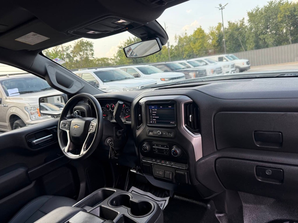 Chevrolet Silverado 1500 Vehicle Full-screen Gallery Image 12