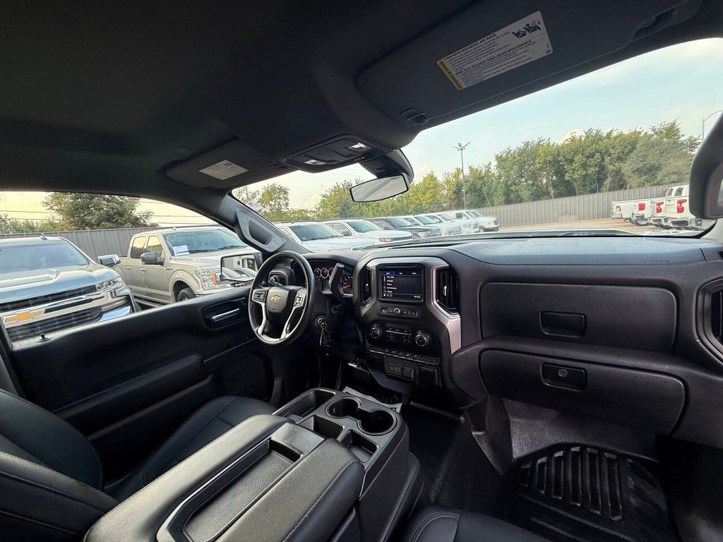 Chevrolet Silverado 1500 Vehicle Full-screen Gallery Image 13