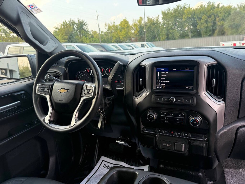 Chevrolet Silverado 1500 Vehicle Full-screen Gallery Image 14