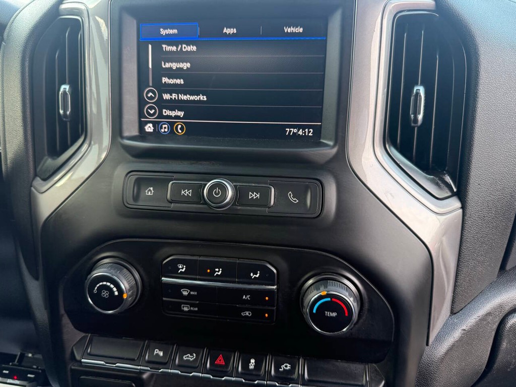 Chevrolet Silverado 1500 Vehicle Full-screen Gallery Image 19