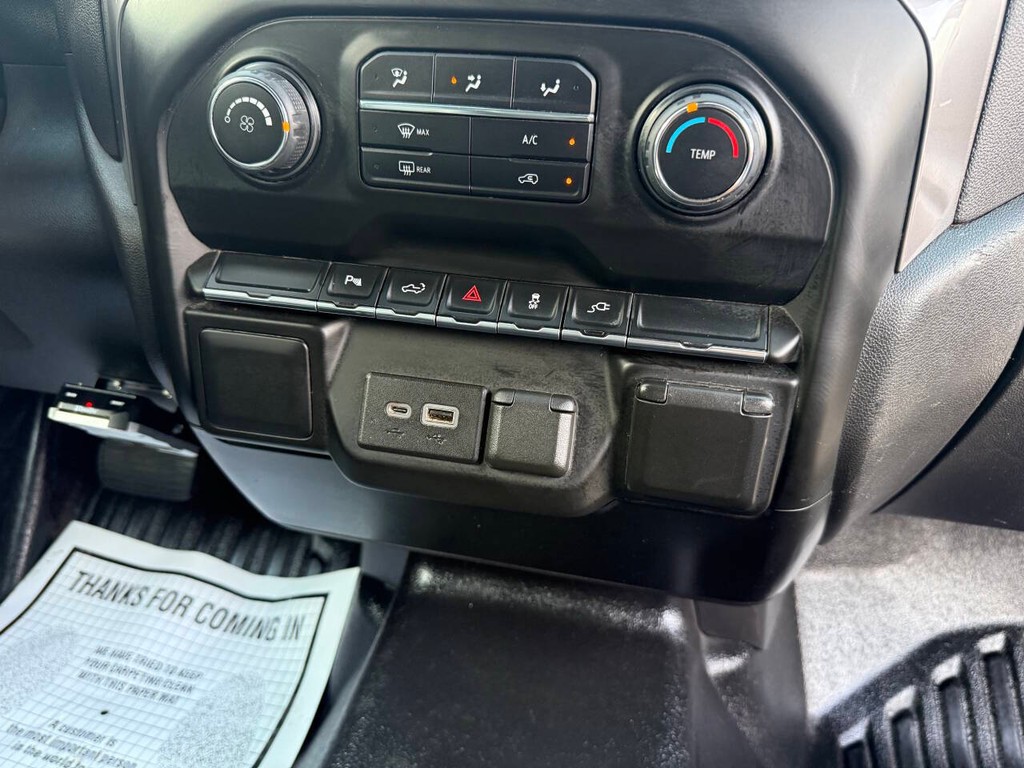 Chevrolet Silverado 1500 Vehicle Full-screen Gallery Image 20