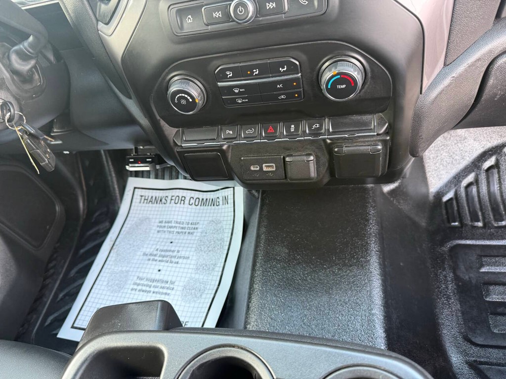 Chevrolet Silverado 1500 Vehicle Full-screen Gallery Image 21