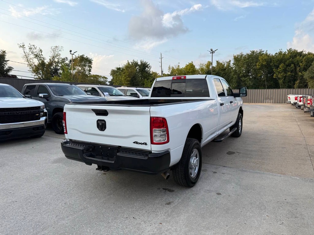 Ram 3500 Vehicle Full-screen Gallery Image 05