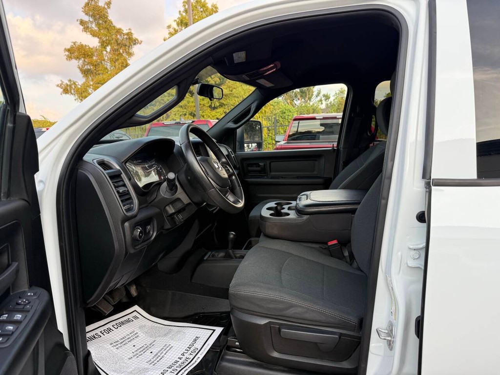 Ram 3500 Vehicle Full-screen Gallery Image 07