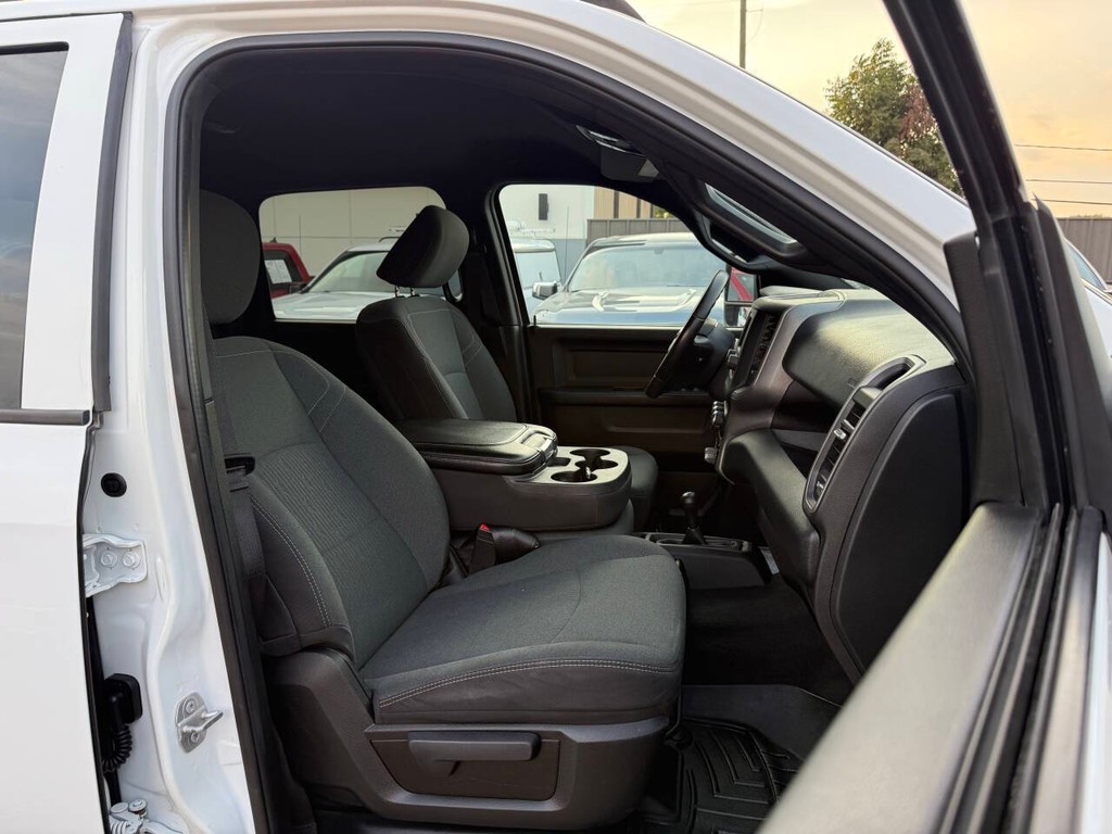 Ram 3500 Vehicle Full-screen Gallery Image 10