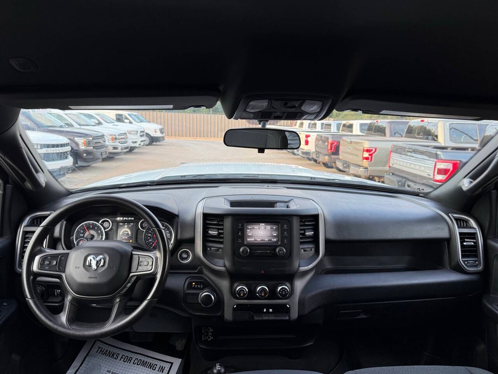 Ram 3500 Vehicle Full-screen Gallery Image 17