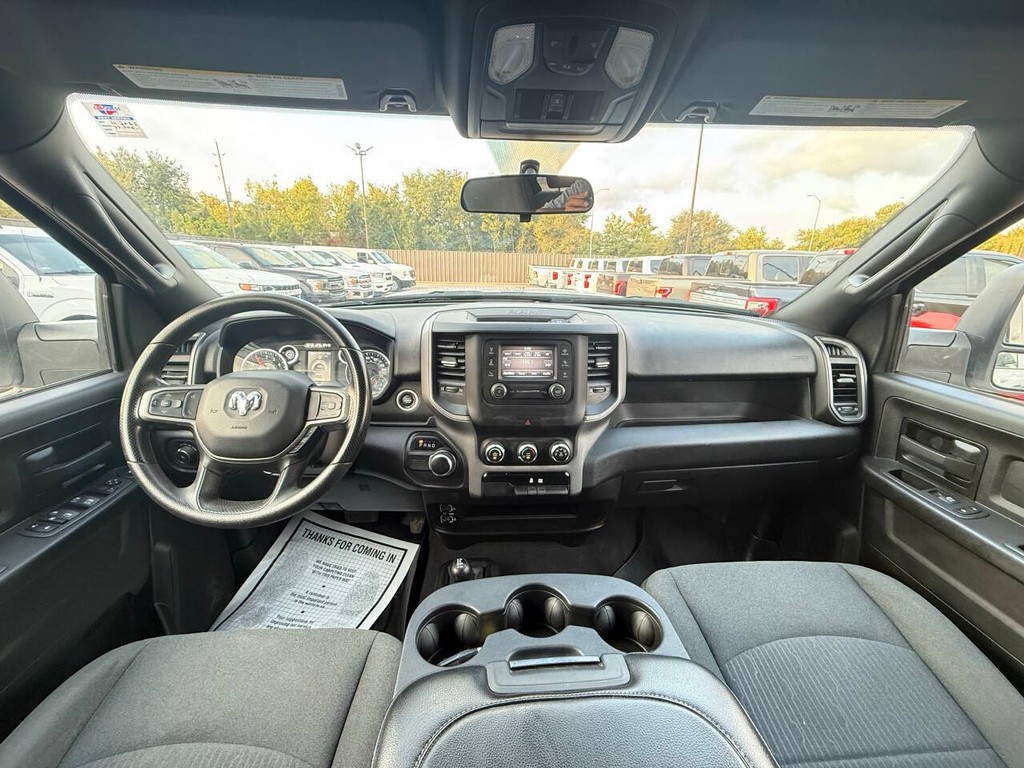 Ram 3500 Vehicle Full-screen Gallery Image 18