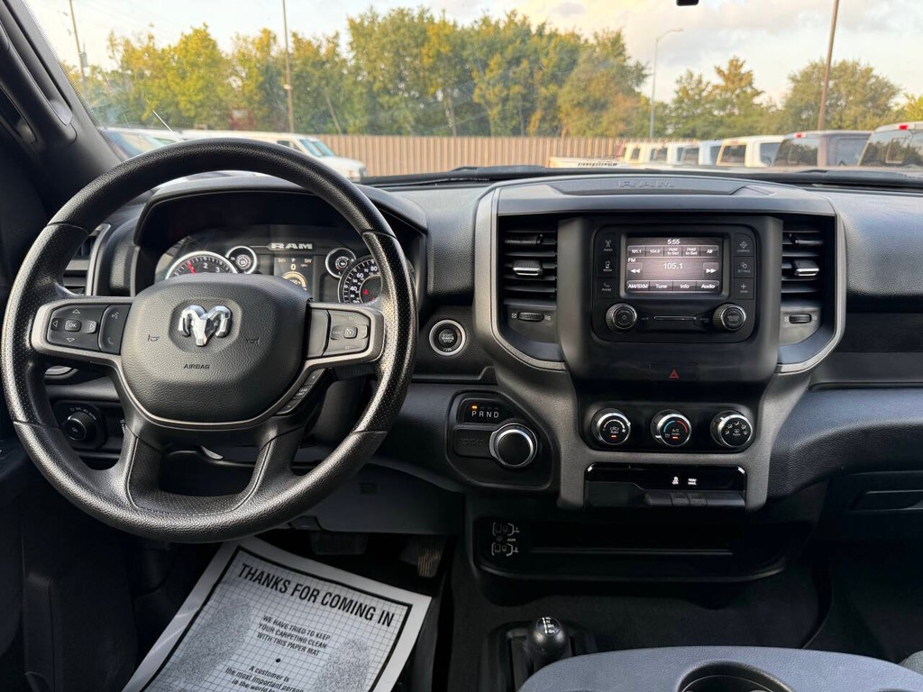 Ram 3500 Vehicle Full-screen Gallery Image 21