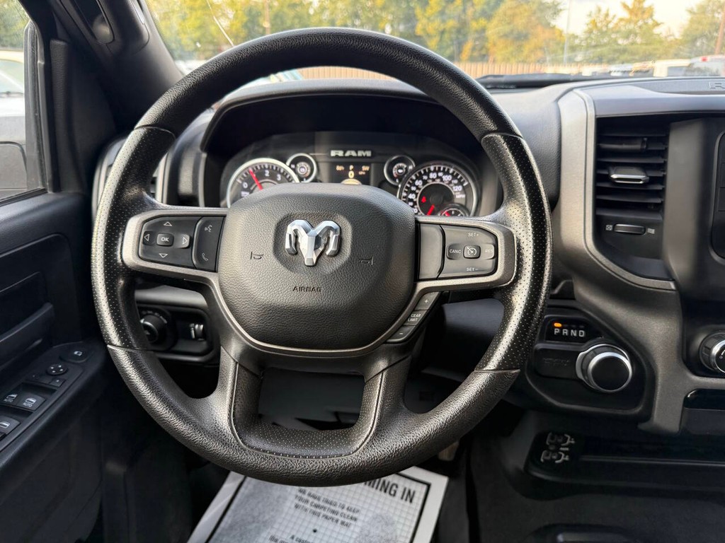 Ram 3500 Vehicle Full-screen Gallery Image 22