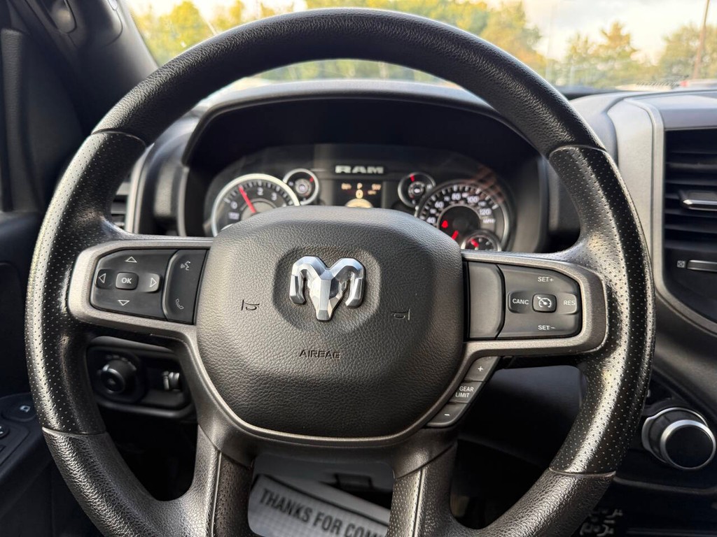 Ram 3500 Vehicle Full-screen Gallery Image 23