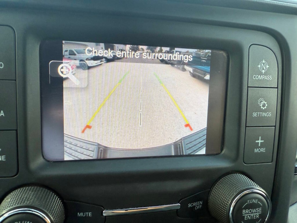 Ram 3500 Vehicle Full-screen Gallery Image 27