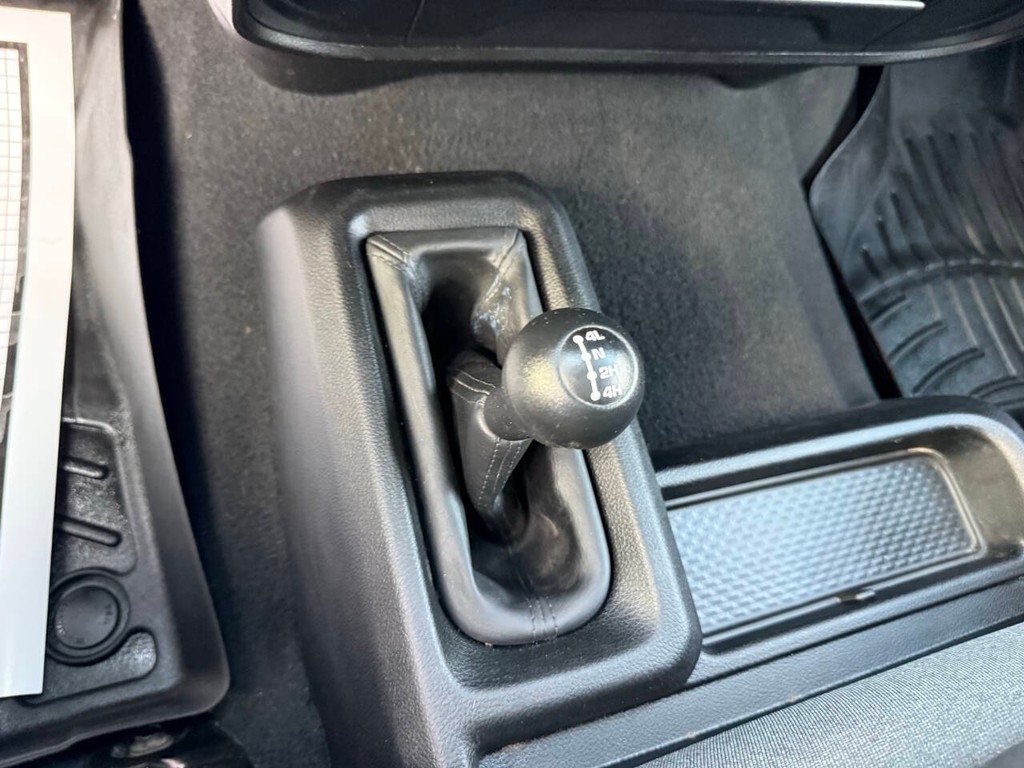 Ram 3500 Vehicle Full-screen Gallery Image 31