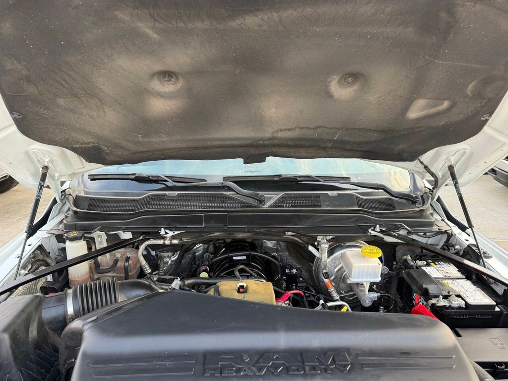 Ram 3500 Vehicle Full-screen Gallery Image 35