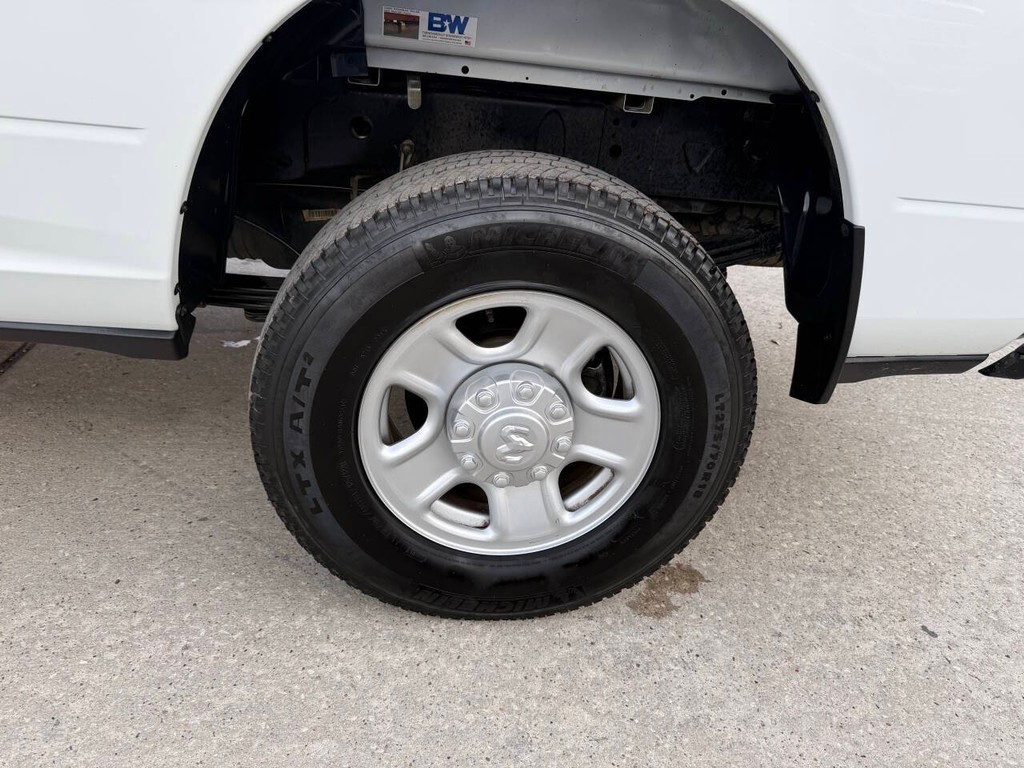 Ram 3500 Vehicle Full-screen Gallery Image 36