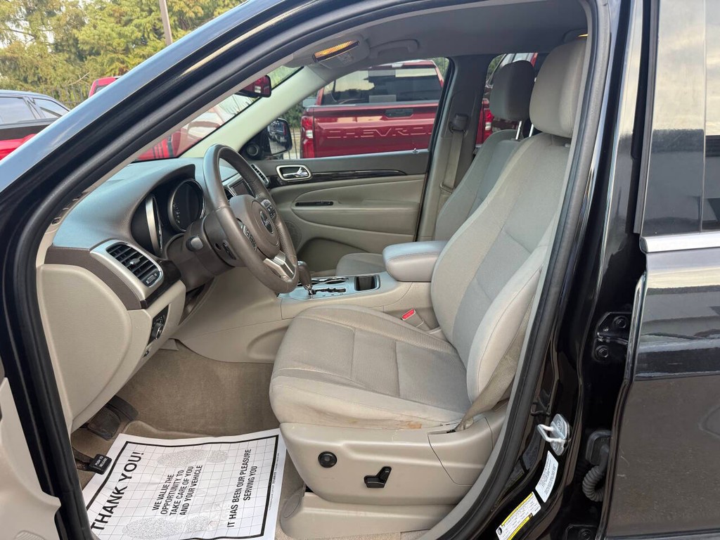 Jeep Grand Cherokee Vehicle Full-screen Gallery Image 05