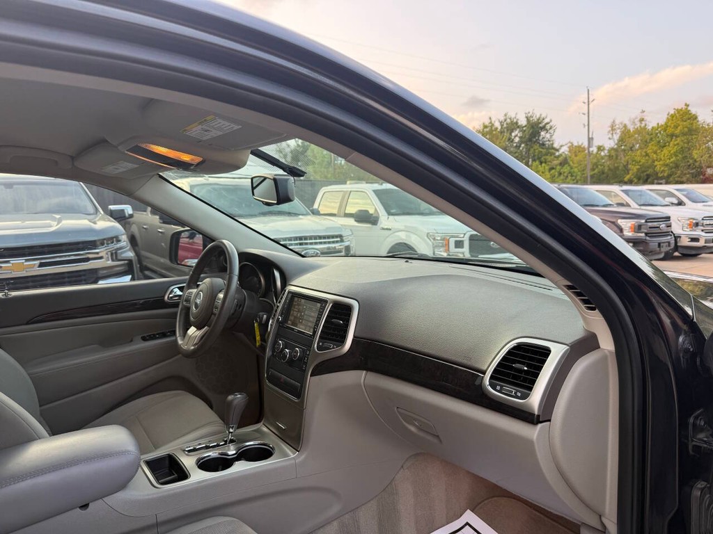 Jeep Grand Cherokee Vehicle Full-screen Gallery Image 08