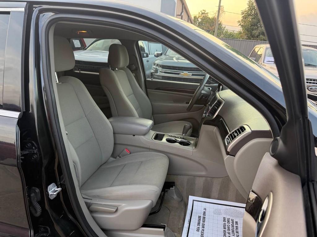 Jeep Grand Cherokee Vehicle Full-screen Gallery Image 09