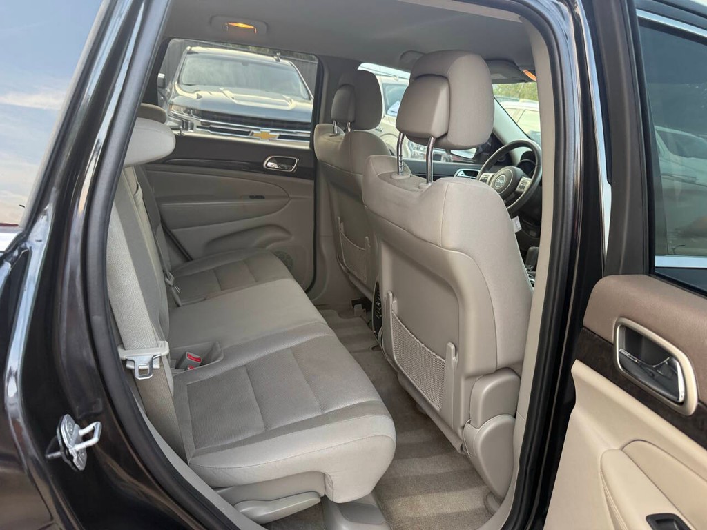 Jeep Grand Cherokee Vehicle Full-screen Gallery Image 13