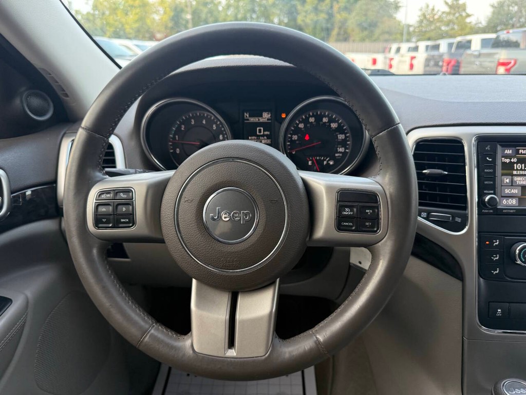 Jeep Grand Cherokee Vehicle Full-screen Gallery Image 20