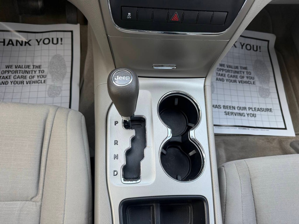 Jeep Grand Cherokee Vehicle Full-screen Gallery Image 26