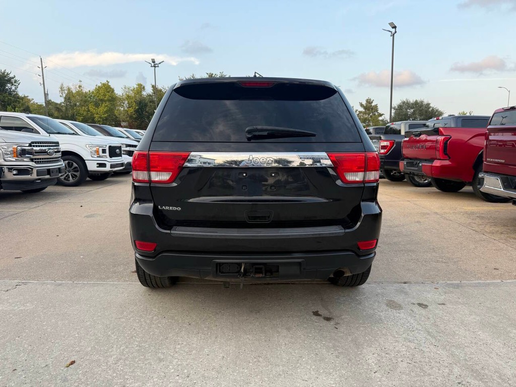 Jeep Grand Cherokee Vehicle Full-screen Gallery Image 33