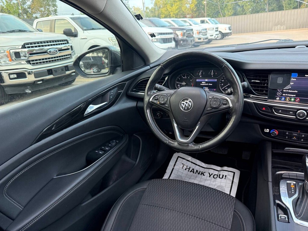 Buick Regal Sportback Vehicle Full-screen Gallery Image 19