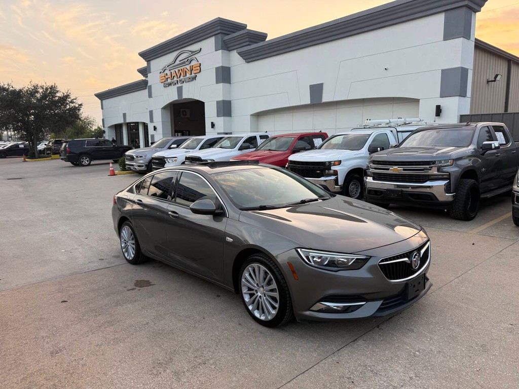 Buick Regal Sportback Vehicle Full-screen Gallery Image 41