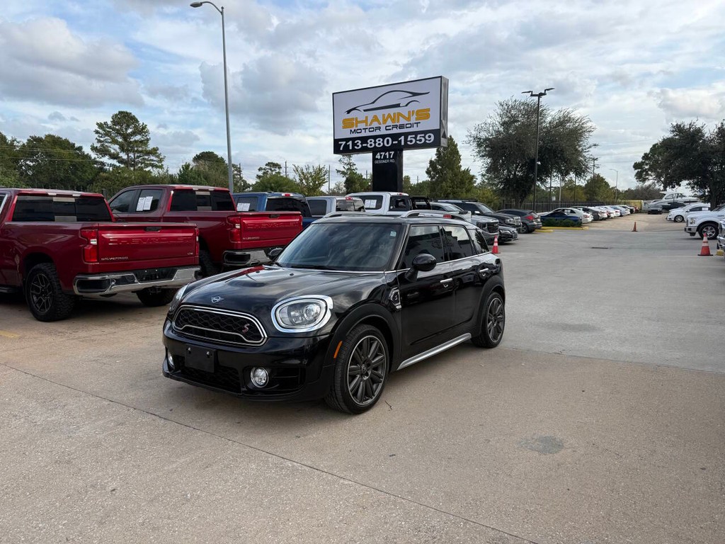 MINI Countryman Vehicle Full-screen Gallery Image 03