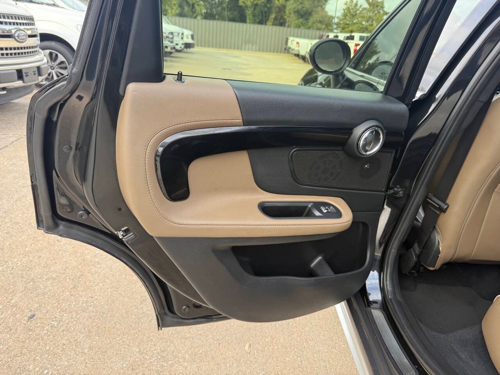 MINI Countryman Vehicle Full-screen Gallery Image 14