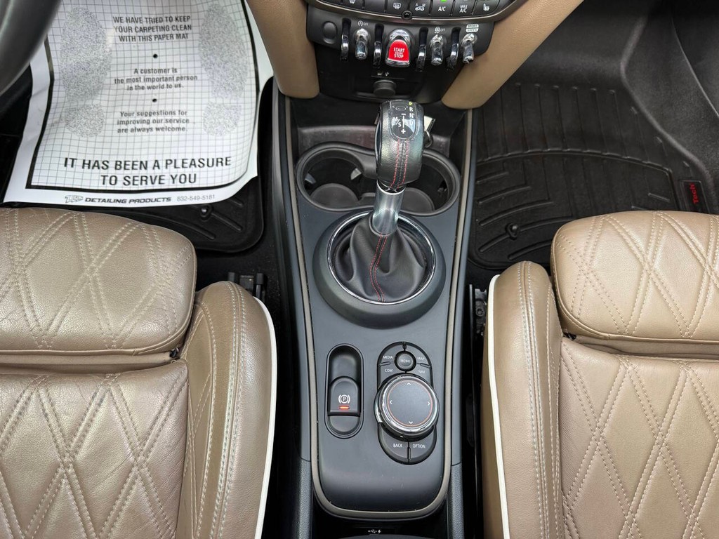 MINI Countryman Vehicle Full-screen Gallery Image 31