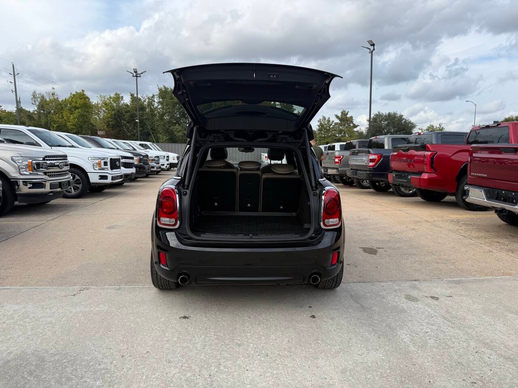 MINI Countryman Vehicle Full-screen Gallery Image 40