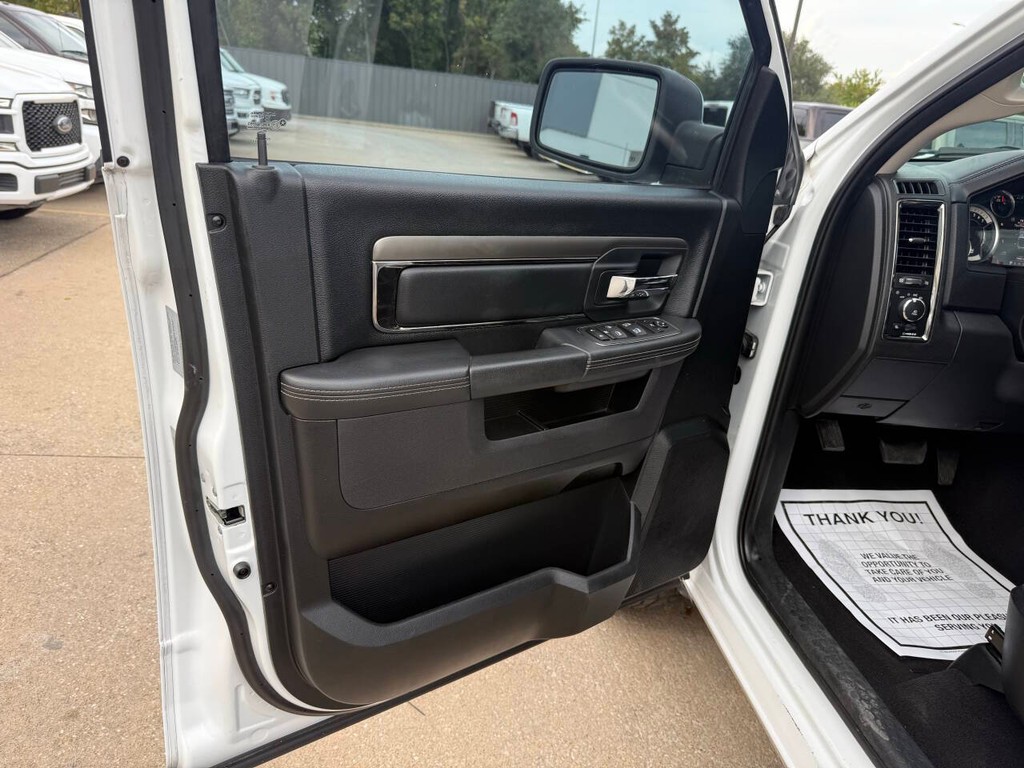 Ram 1500 Vehicle Full-screen Gallery Image 08