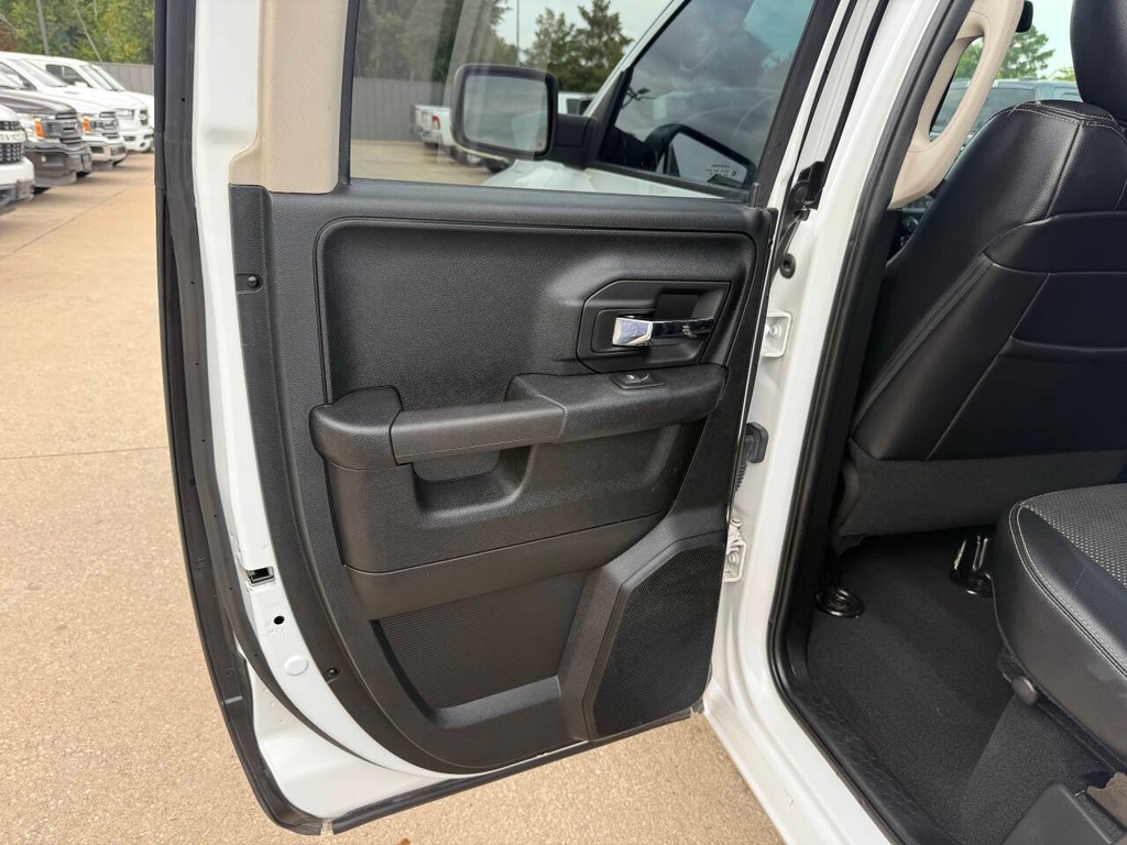 Ram 1500 Vehicle Full-screen Gallery Image 14