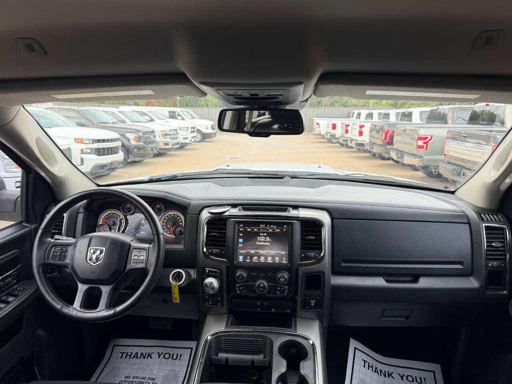 Ram 1500 Vehicle Full-screen Gallery Image 17