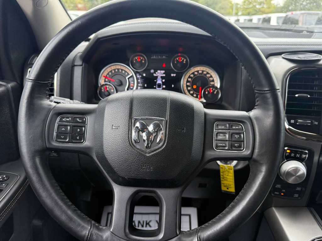 Ram 1500 Vehicle Full-screen Gallery Image 23